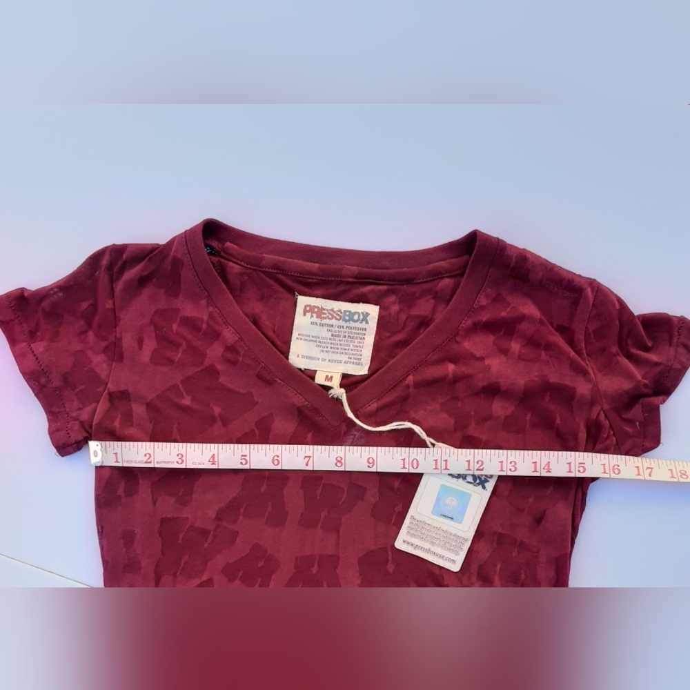 Womens University of Minnesota V Neck TShirt~Sz M - Picture 7 of 7